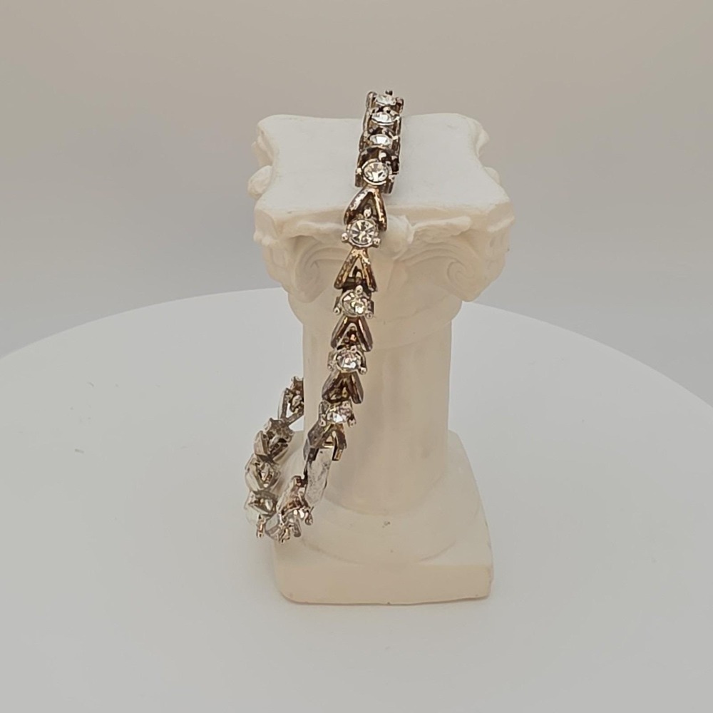 New! Vtg AVON Tennis Bracelet‎ Clear Crystals Silver Tone W Patina 6.75" In Box